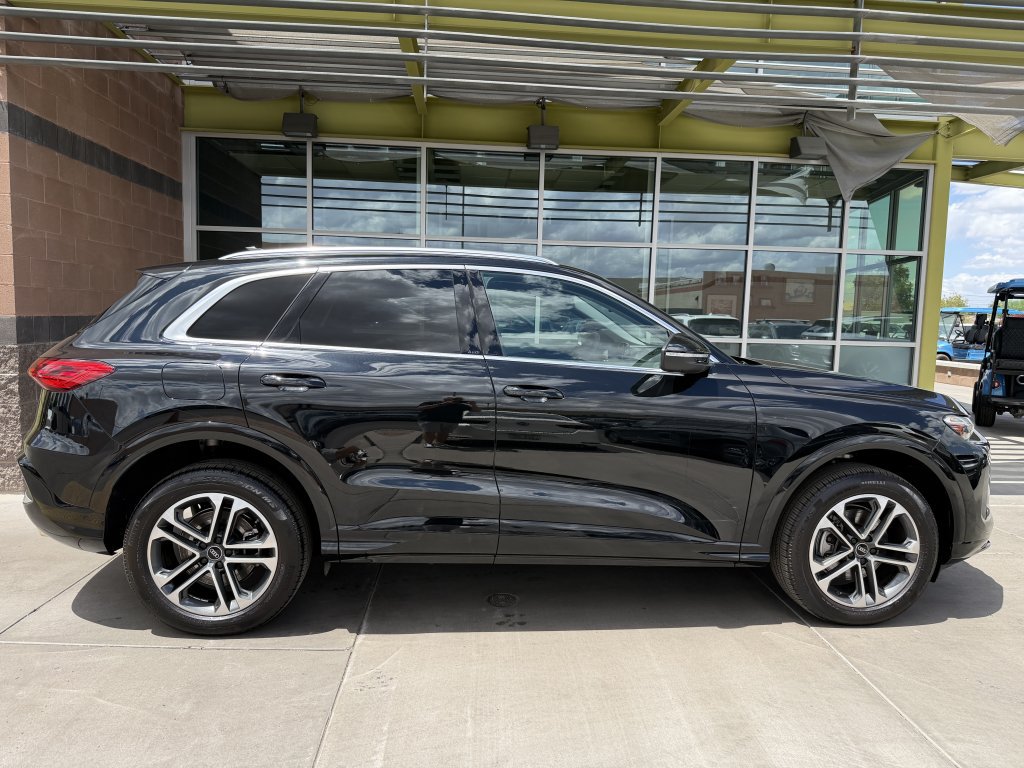 Used 2025 Audi Q5 Premium w/ Convenience Package AWD/4WD image 9