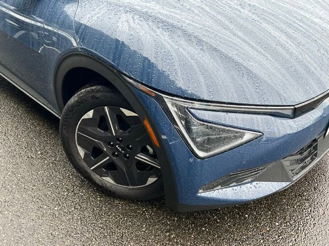 New 2025 Kia EV6 Light w/ Light LR Technology Package RWD image 2