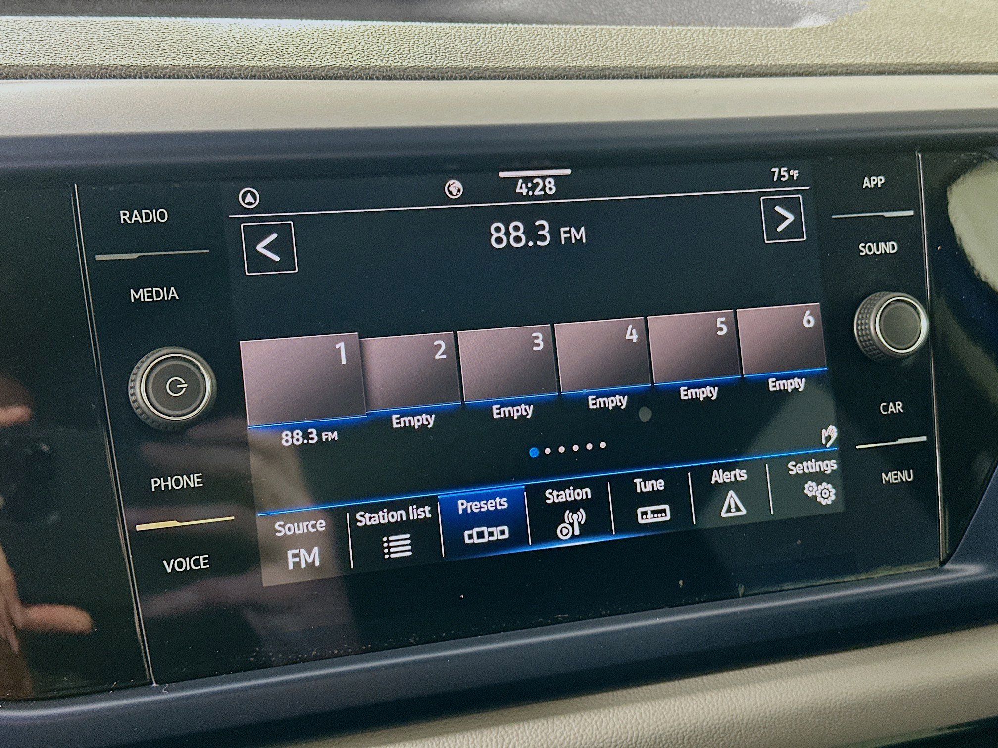 Used 2023 Volkswagen Taos SE FWD image 21