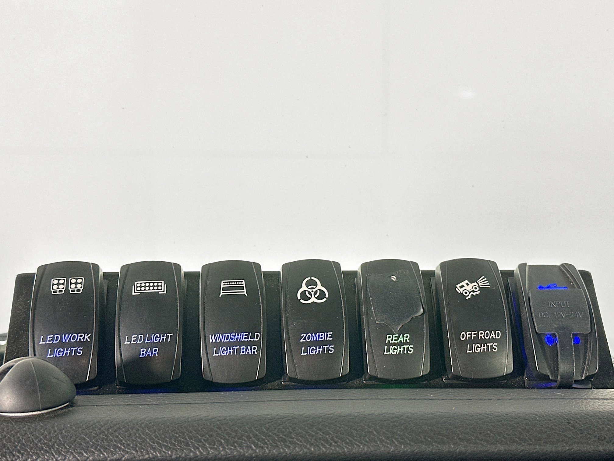 Used 2021 Jeep Gladiator Sport image 24