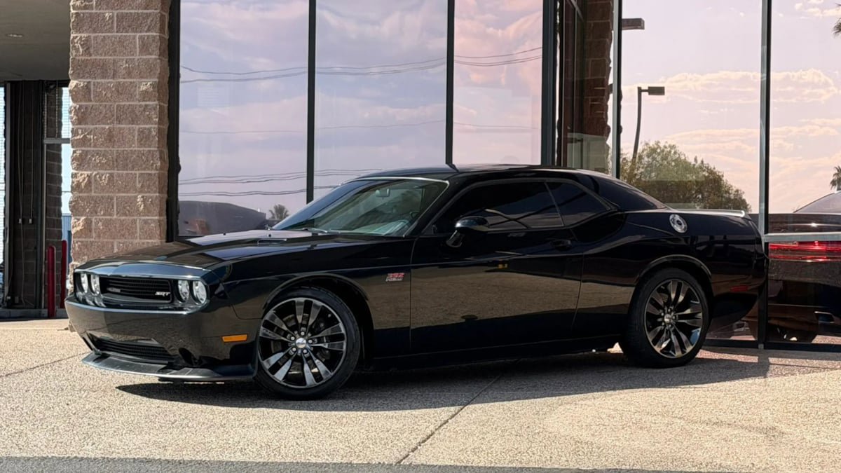 Used 2014 Dodge Challenger SRT8 Core w/ Electronics Convenience Group RWD image 5