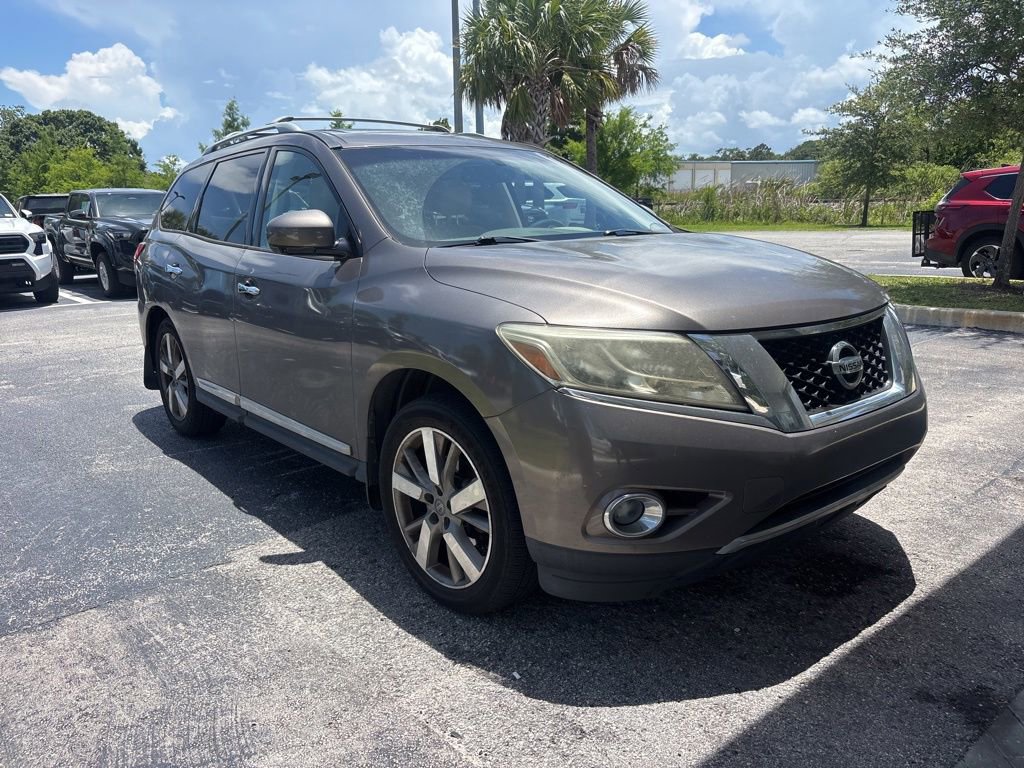 Used 2014 Nissan Pathfinder Platinum w/ Platinum Premium Package FWD image 2
