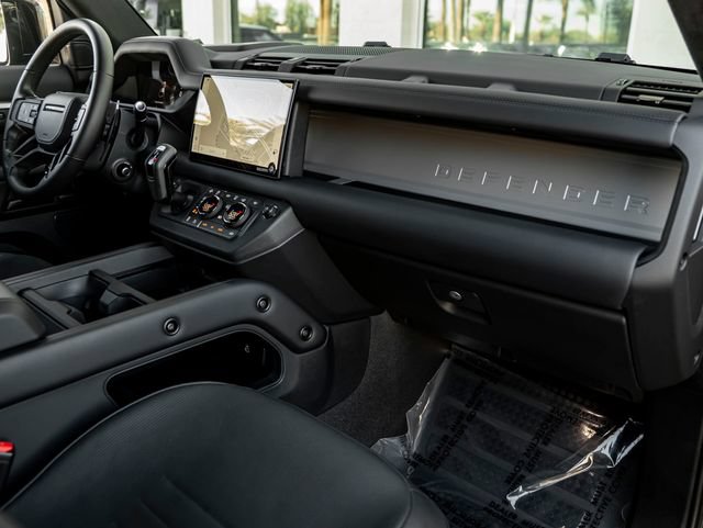 Certified 2025 Land Rover Defender 110 AWD/4WD image 38