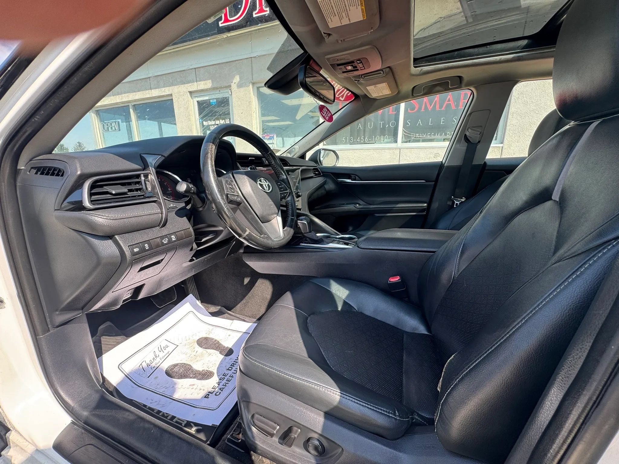 Used 2020 Toyota Camry XSE w/ Navigation Package FWD image 8