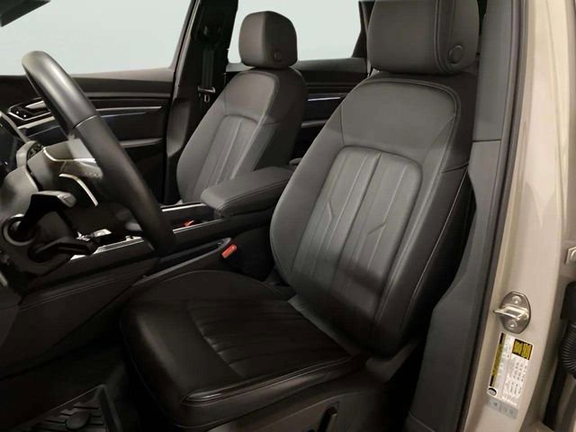 Used 2022 Audi e-tron Premium Plus w/ Premium Plus Package image 77