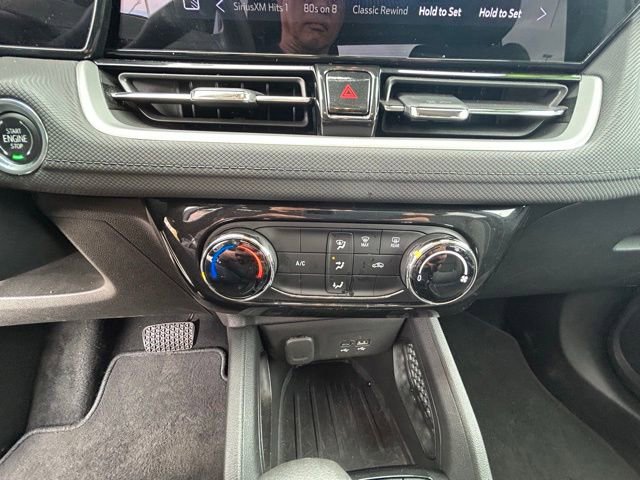 Used 2025 Chevrolet TrailBlazer LT AWD/4WD image 33