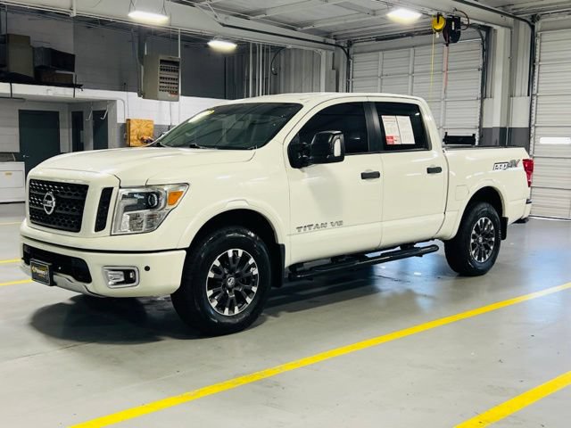 Used 2018 Nissan Titan PRO-4X w/ Pro-4x Convenience Package AWD/4WD image 13