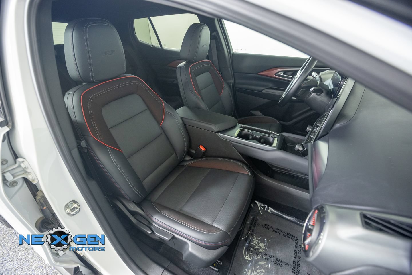 Used 2024 Chevrolet Equinox EV RS FWD image 43