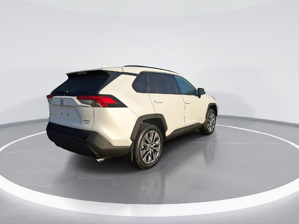 Certified 2022 Toyota RAV4 XLE Premium AWD/4WD image 10