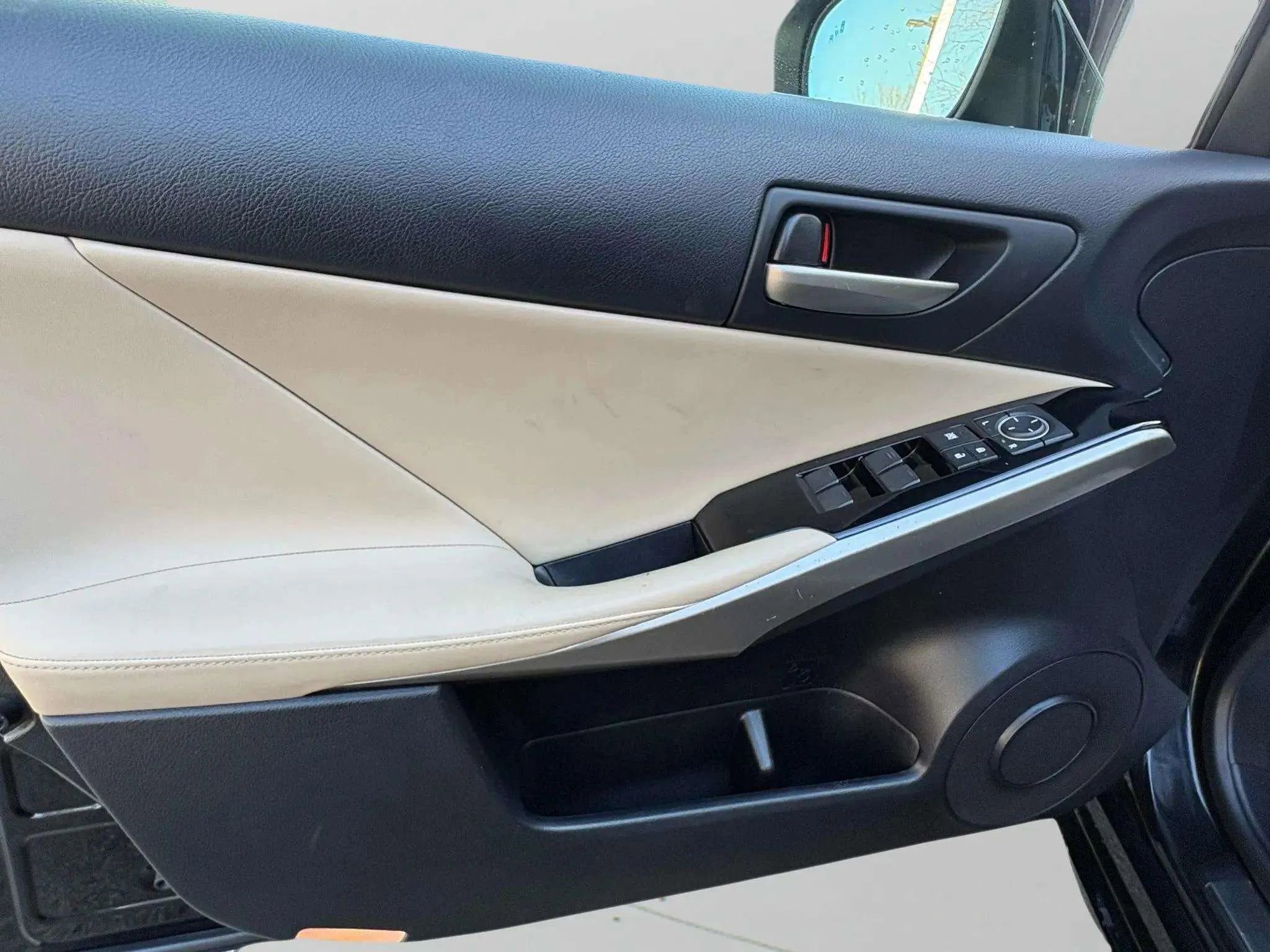 Used 2017 Lexus IS 300 AWD w/ Premium Package image 27