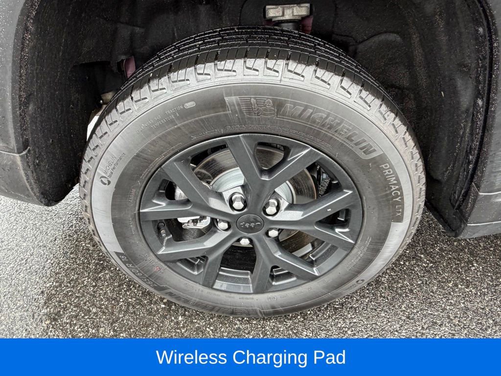 Certified 2024 Jeep Grand Cherokee Altitude RWD image 15