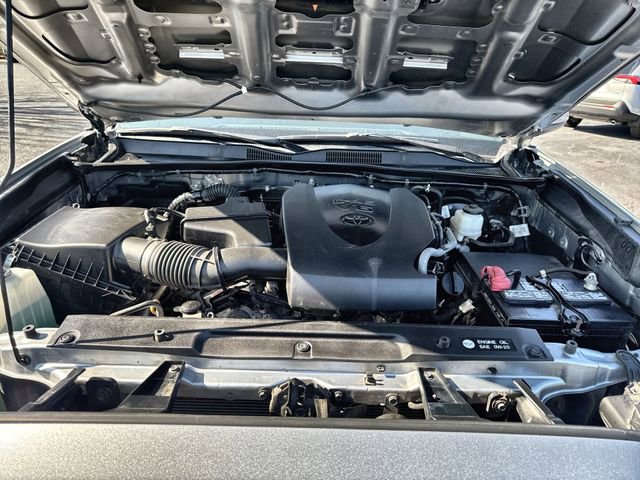 Used 2019 Toyota Tacoma TRD Sport w/ TRD Premium Sport Package image 32