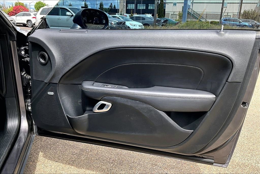 Used 2015 Dodge Challenger R/T Scat Pack w/ Leather Interior Group RWD image 23