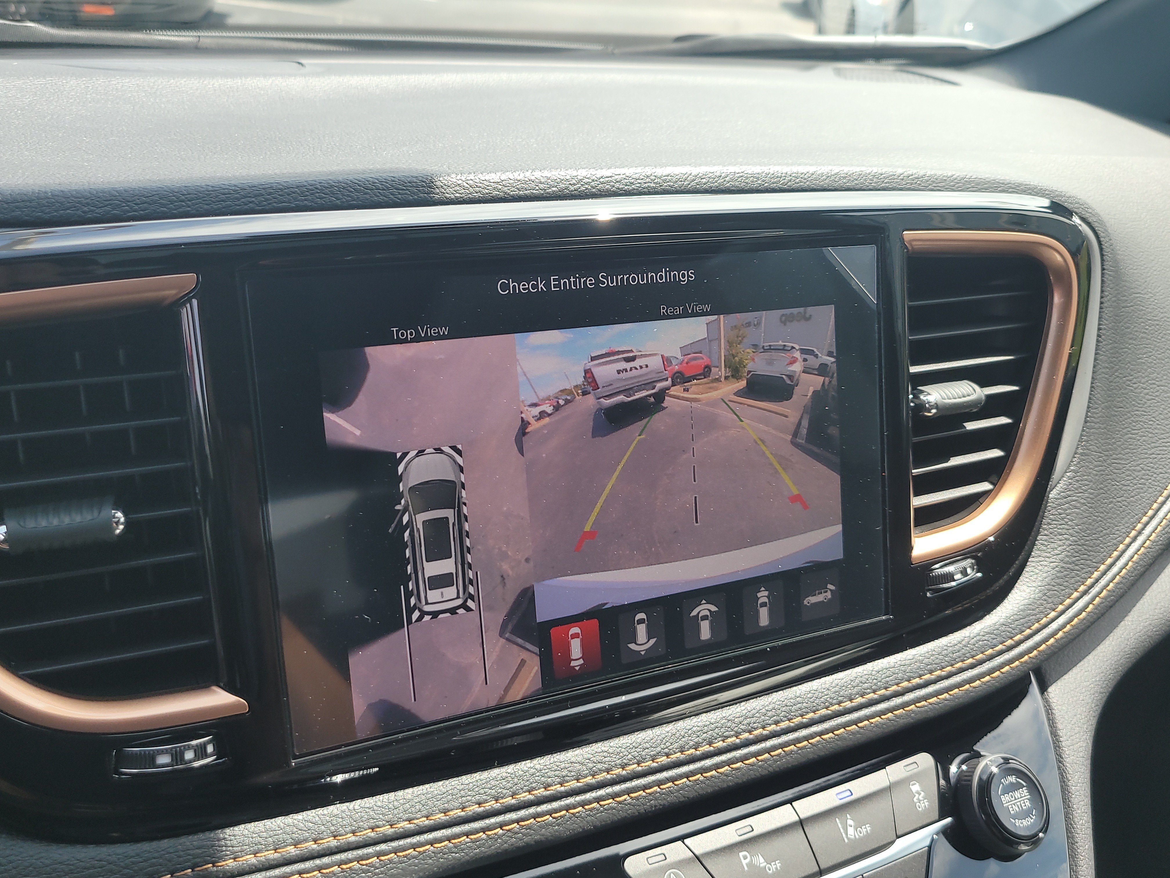 New 2027 Chrysler Pacifica Pinnacle w/ Theater Group FWD image 20