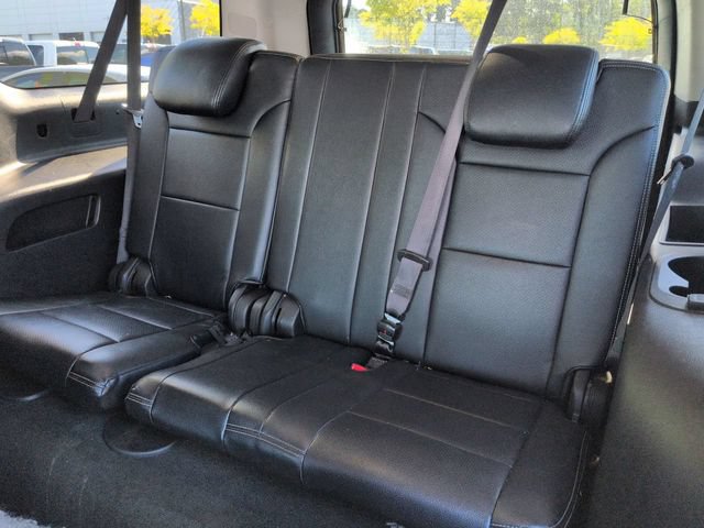 Used 2018 Chevrolet Suburban LS RWD image 12