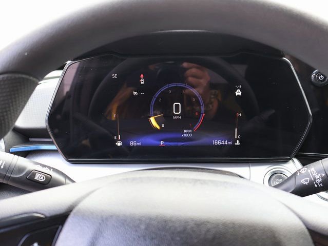 Certified 2025 Chevrolet Trax LT image 33