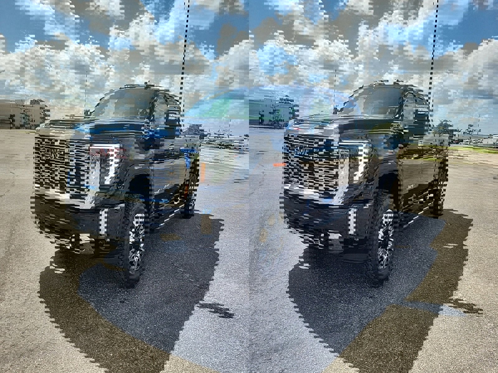 New 2026 GMC Sierra 2500 Denali w/ Denali Reserve Package image 2