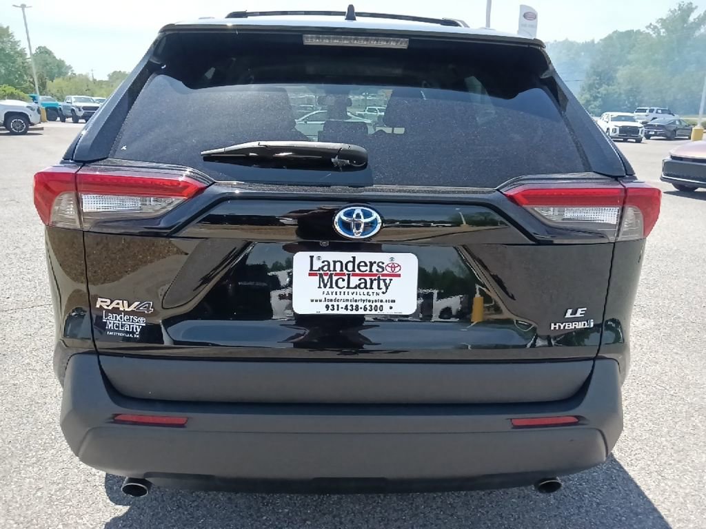 Used 2022 Toyota RAV4 LE AWD/4WD image 4