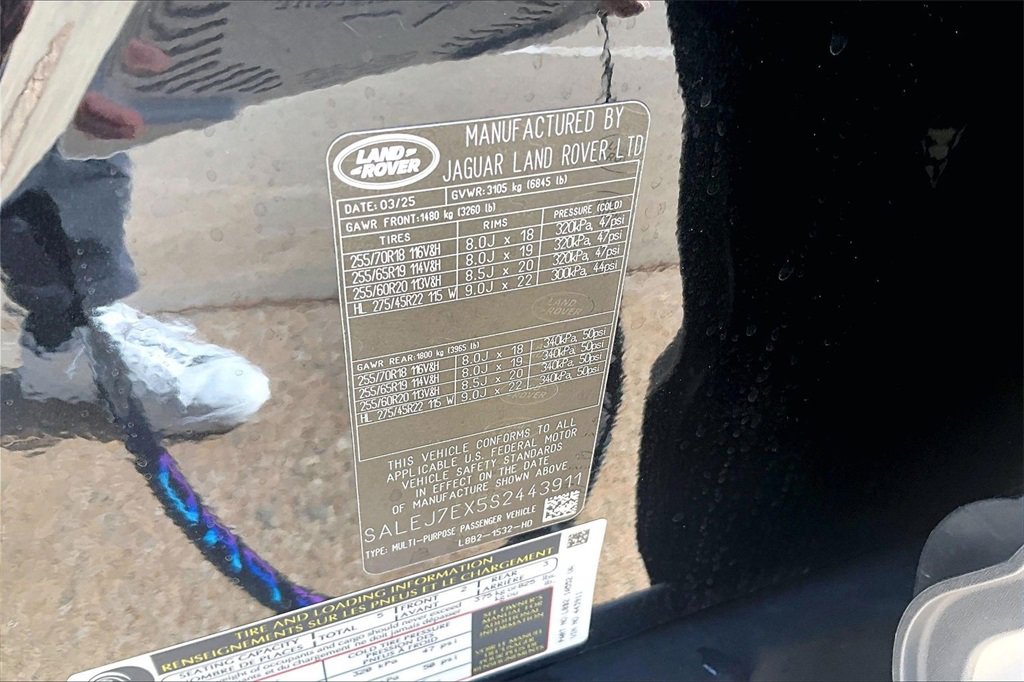 Certified 2025 Land Rover Defender 110 S image 32