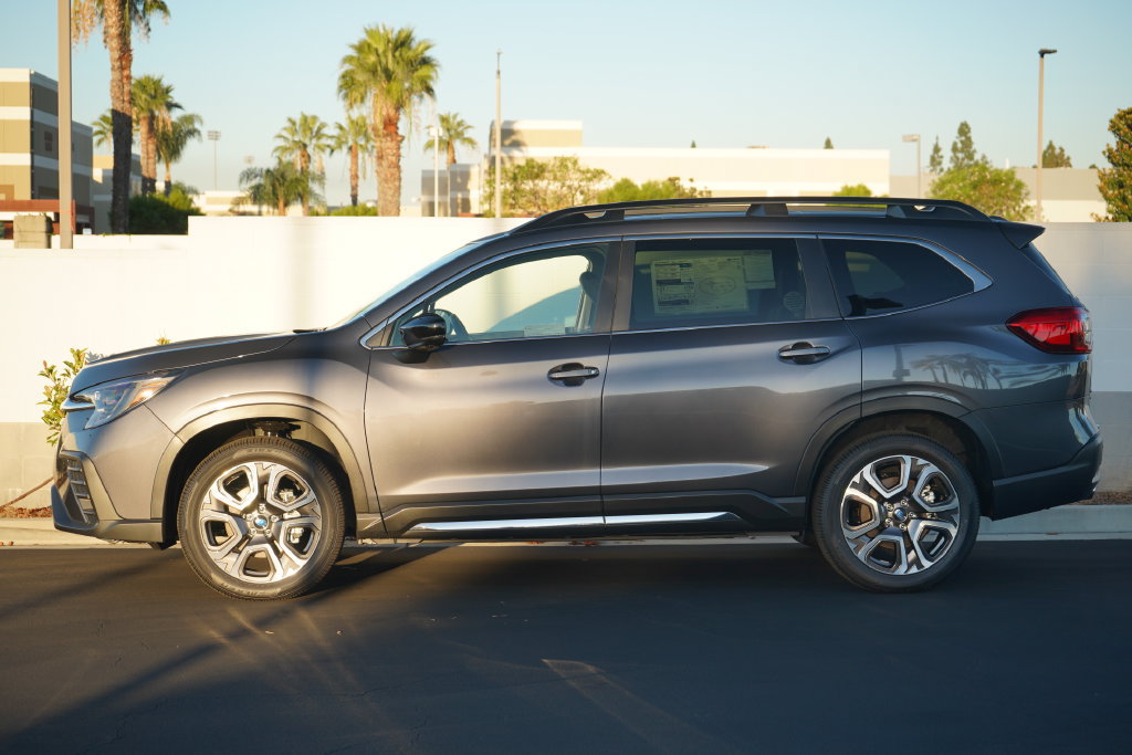 New 2026 Subaru Ascent Limited AWD/4WD image 3