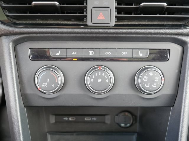 Certified 2022 Volkswagen Taos SE FWD image 30