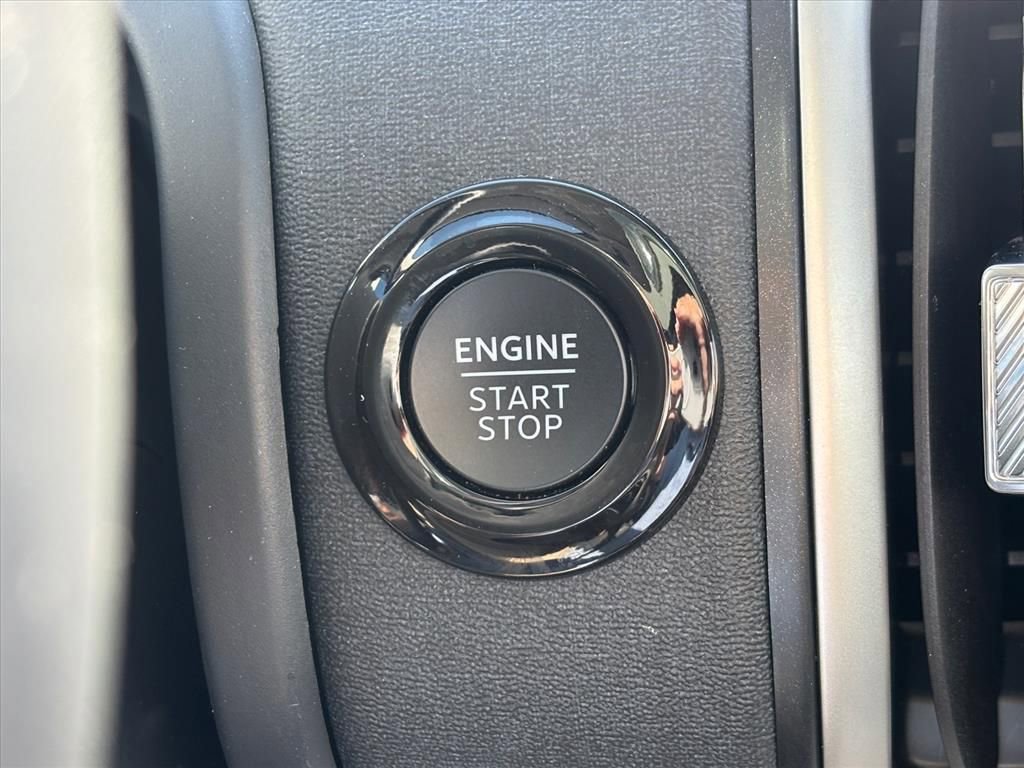 Used 2025 Ford Expedition Active RWD image 19
