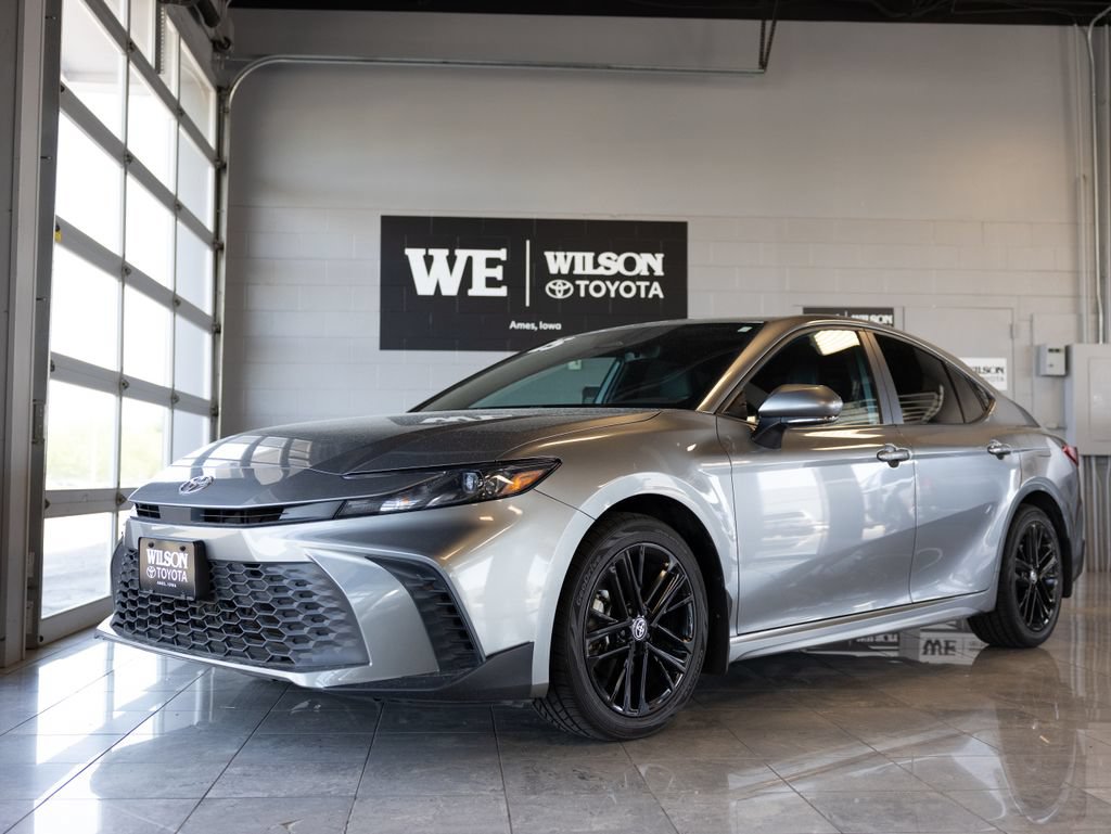 Used 2025 Toyota Camry SE w/ Convenience Package AWD/4WD image 2