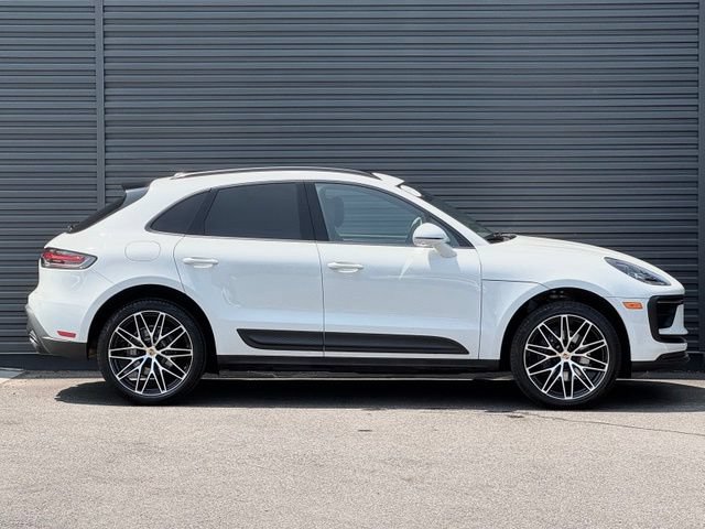 Certified 2026 Porsche Macan AWD/4WD image 8