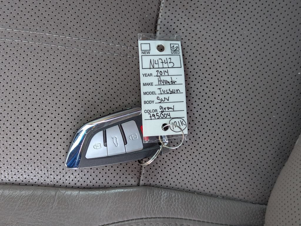 Used 2014 Hyundai Tucson Limited w/ Technology Package 02 FWD image 39