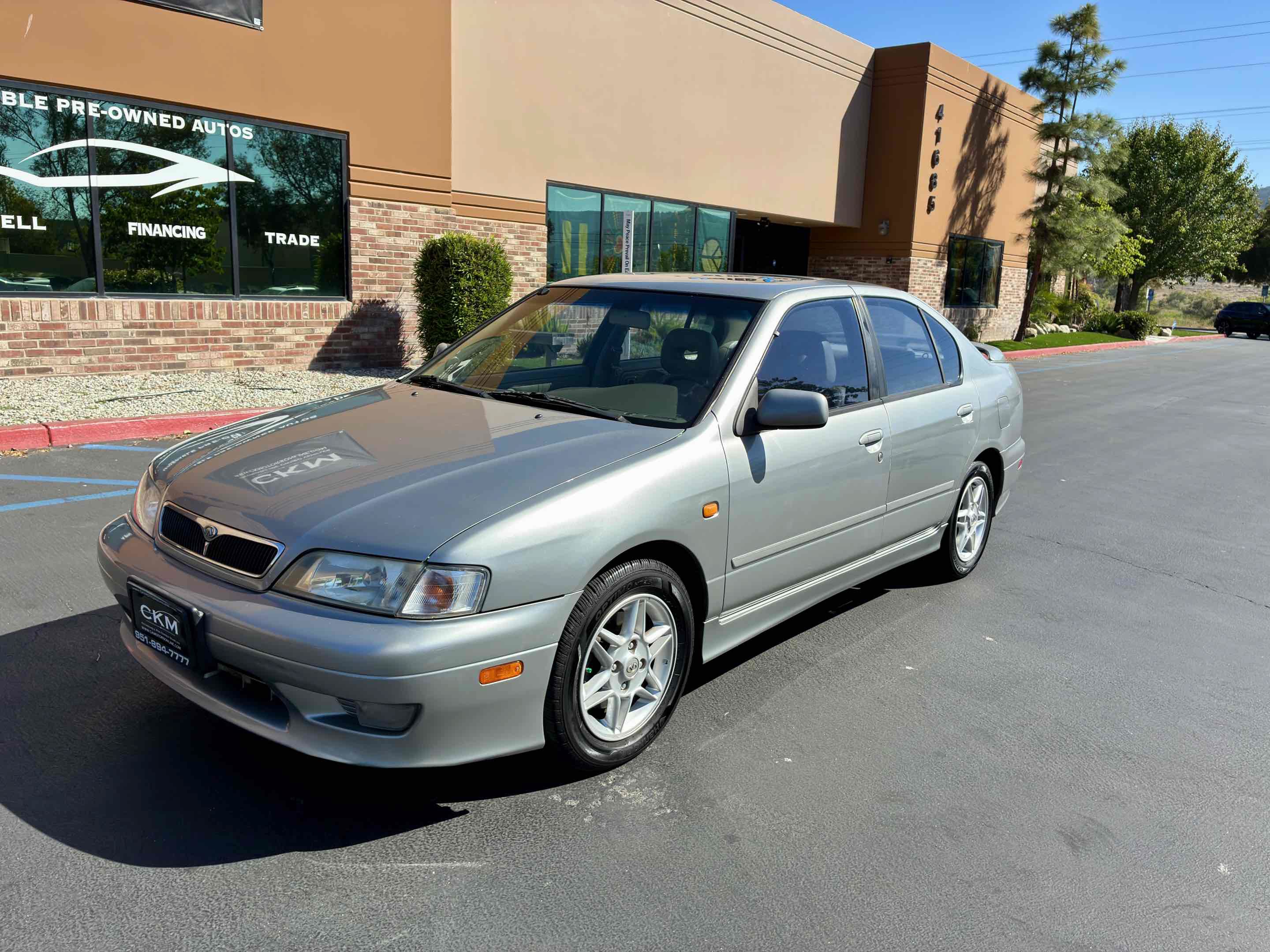 Used 1999 INFINITI G20 FWD image 4