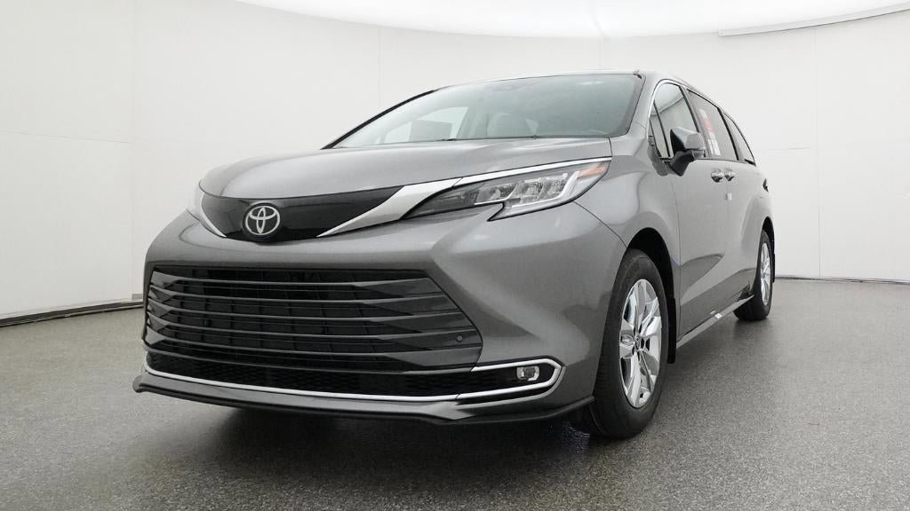 New 2026 Toyota Sienna Limited image 32
