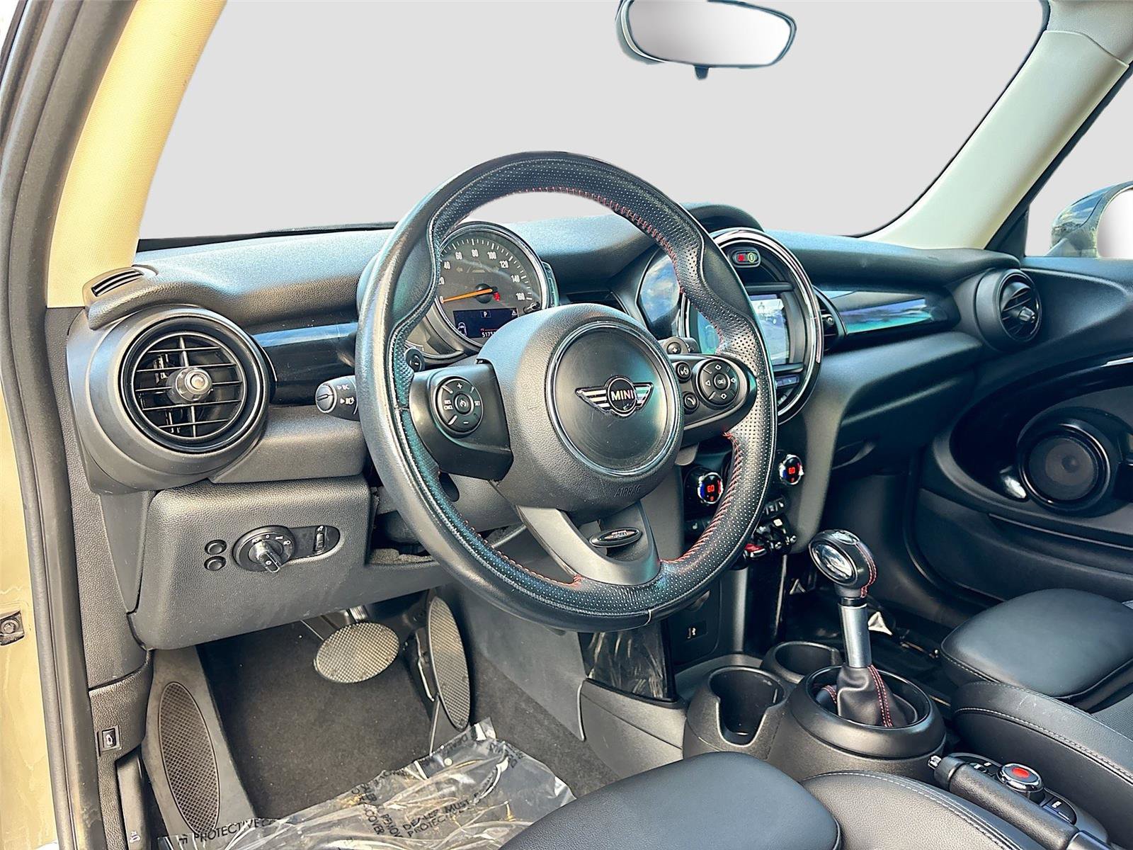 Used 2019 MINI Cooper S image 9