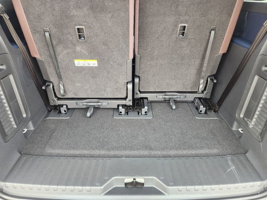 New 2025 Volkswagen ID. Buzz Pro S image 24