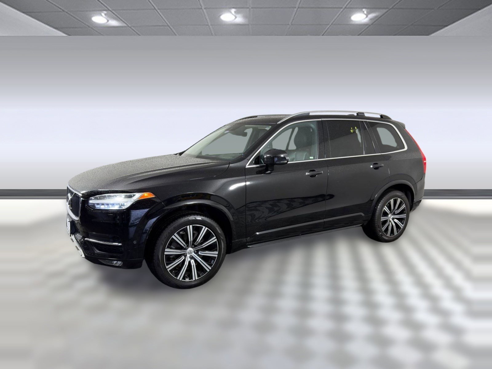 Used 2016 Volvo XC90 T6 Momentum w/ Momentum Plus Package