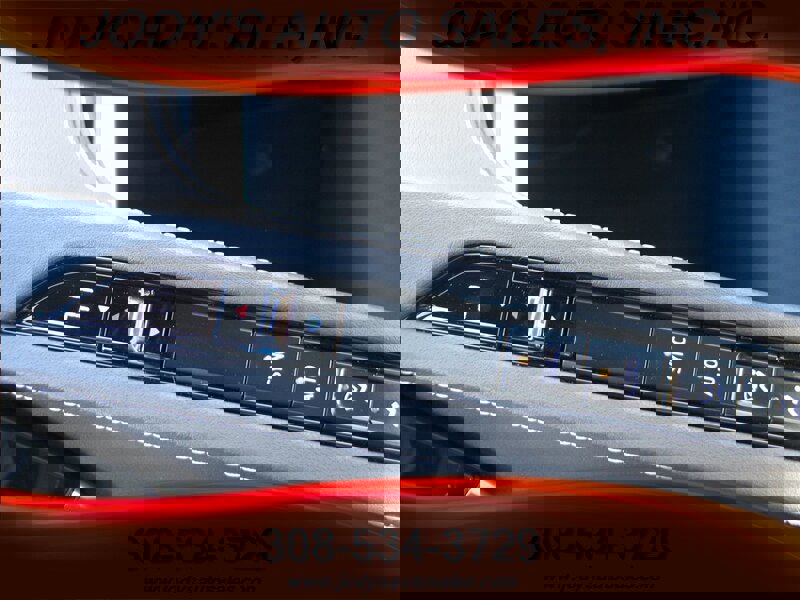 Used 2022 Chevrolet Corvette Stingray Coupe w/ Engine Appearance Package image 22