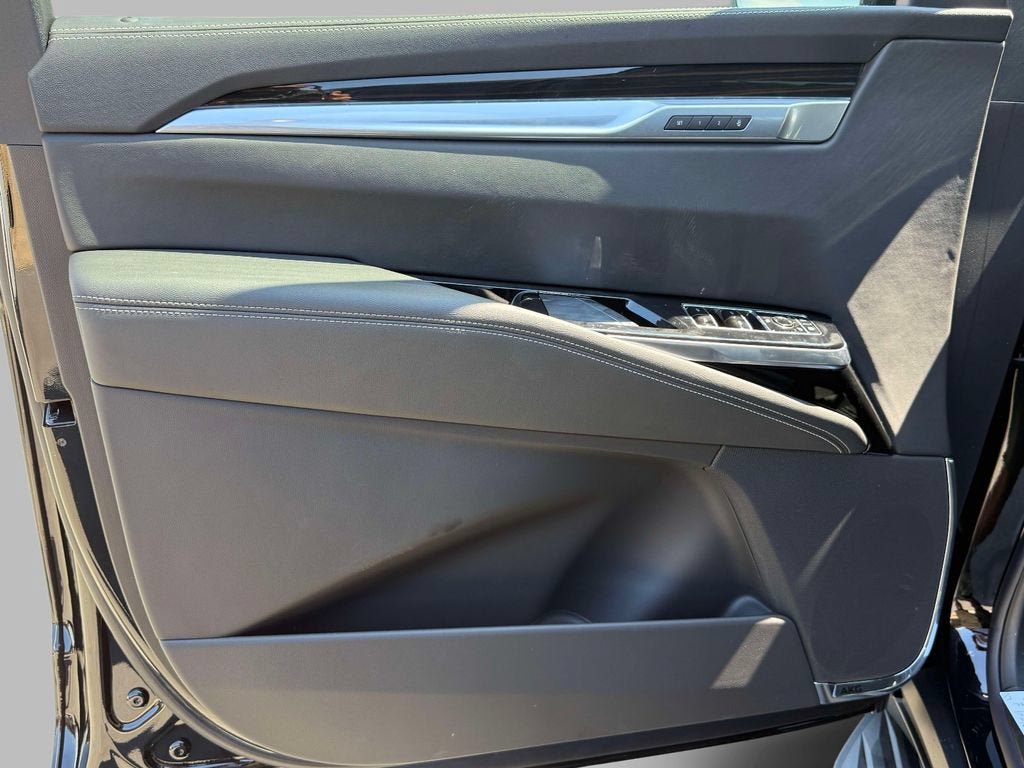 New 2026 Cadillac Escalade 4WD w/ LPO, Floor Liner Package image 19
