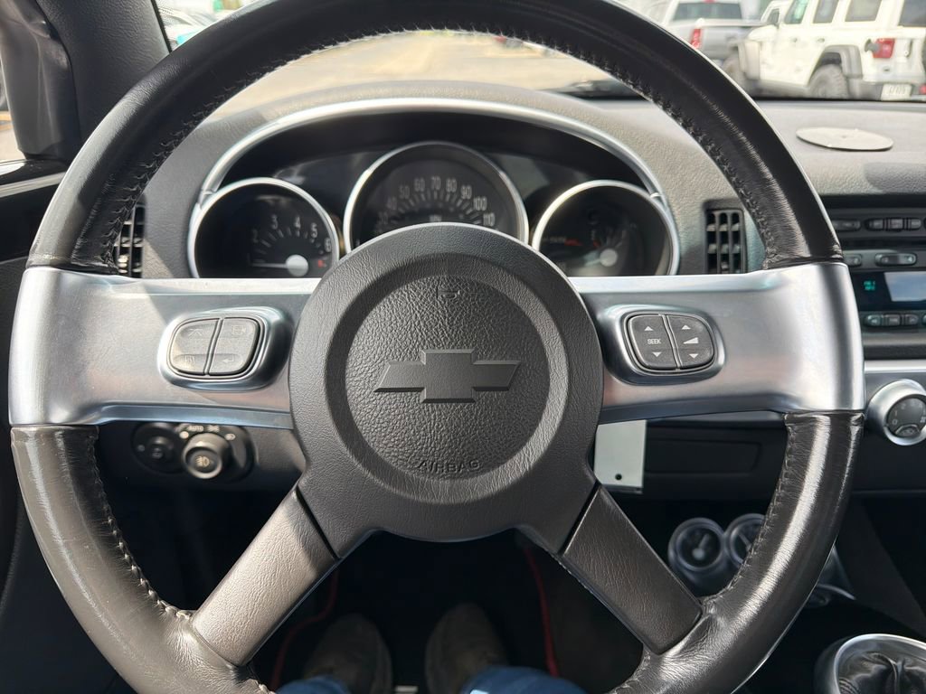 Used 2005 Chevrolet SSR w/ Preferred Equipment Group RWD image 8