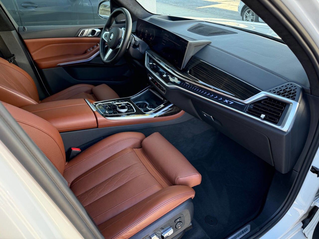 Used 2023 BMW X7 xDrive40i w/ Executive Package image 29