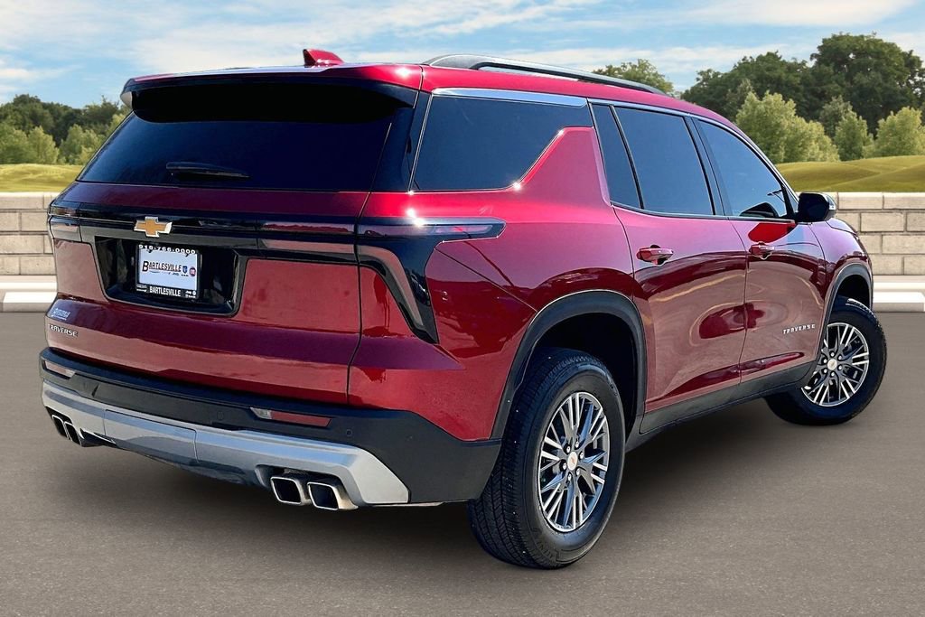 Used 2025 Chevrolet Traverse LT image 9