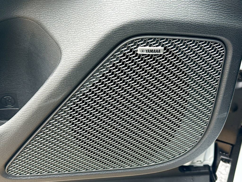 New 2026 Mitsubishi Outlander AWD image 19