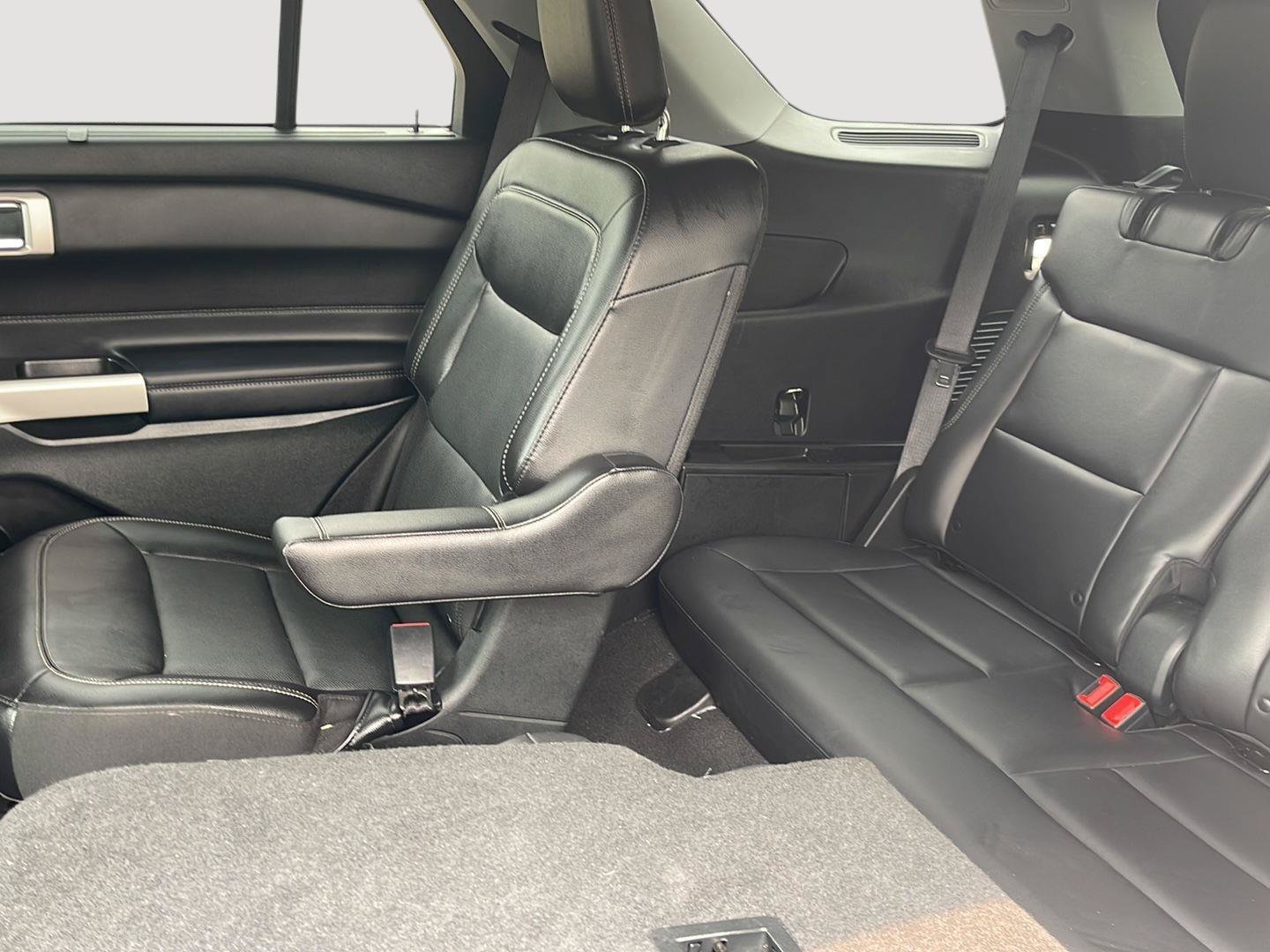 Used 2021 Ford Explorer Limited w/ Hybrid Equipment Group 310A AWD/4WD image 13
