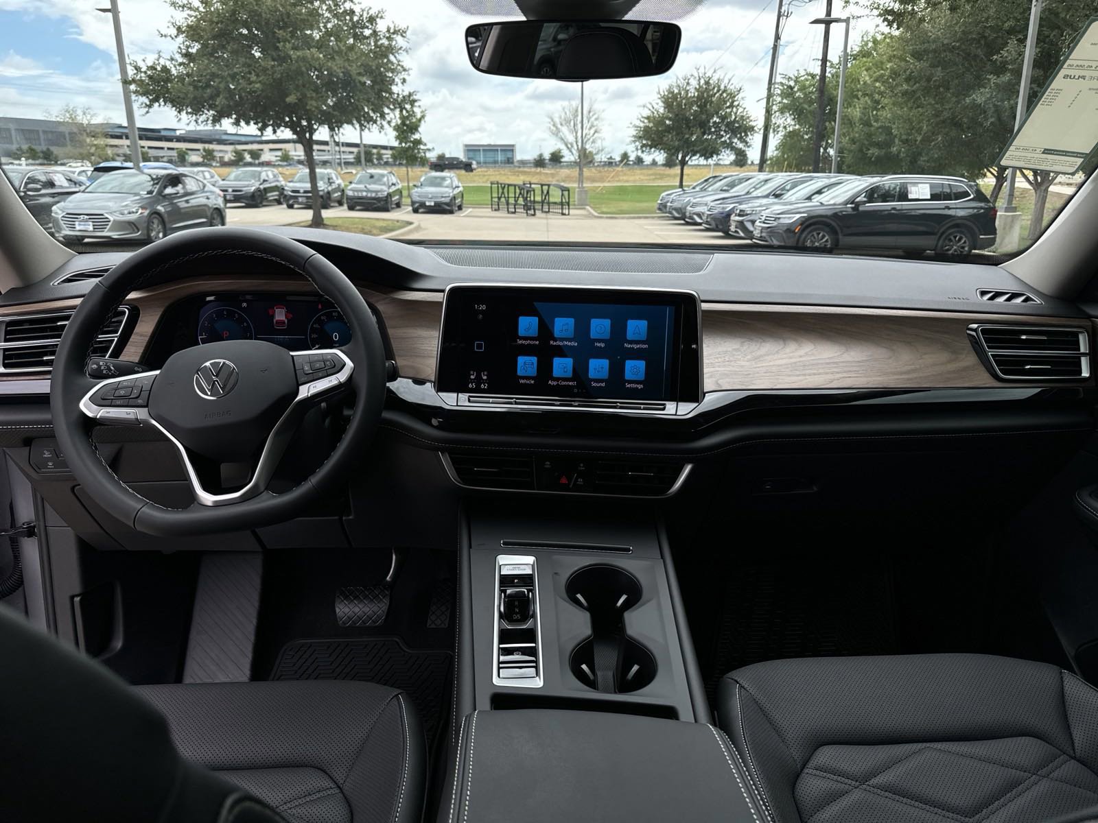 Certified 2026 Volkswagen Atlas SE image 17