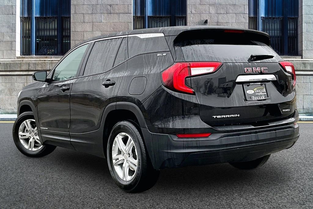 Used 2024 GMC Terrain SLE image 10