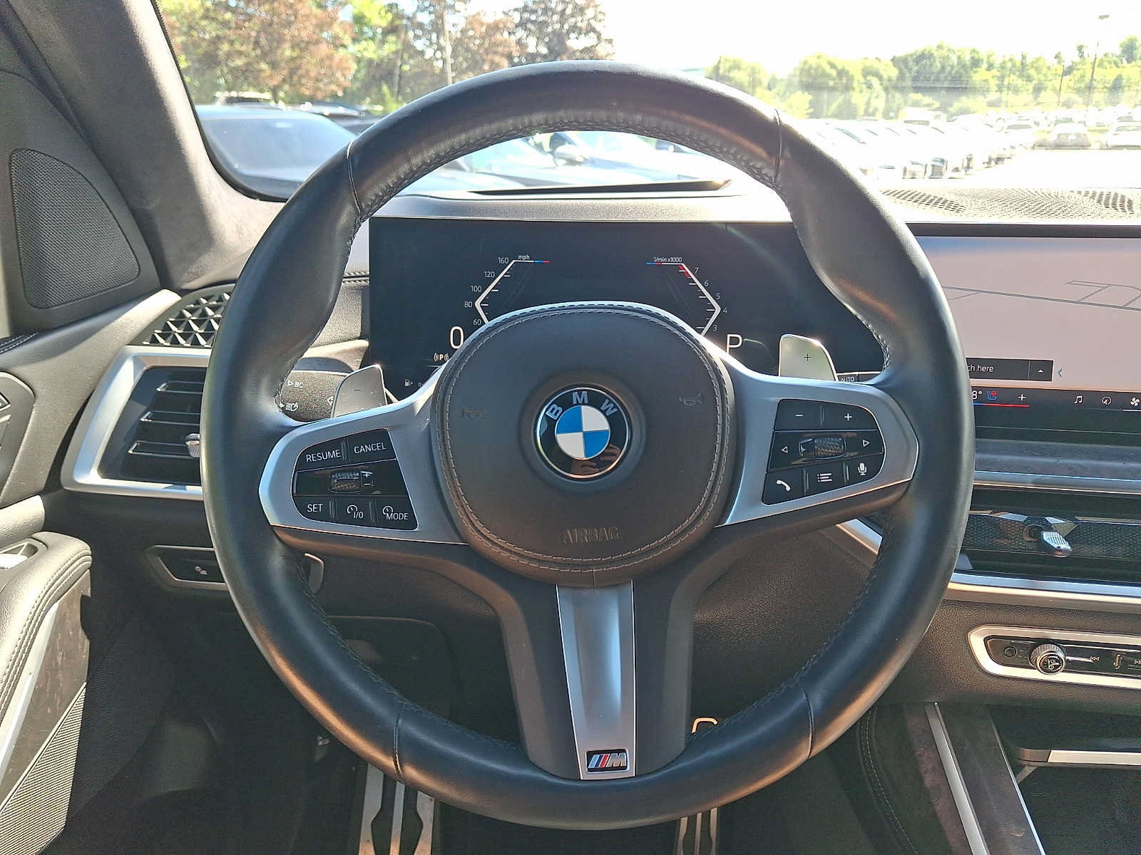Used 2024 BMW X7 xDrive40i w/ M Sport Package AWD/4WD image 21