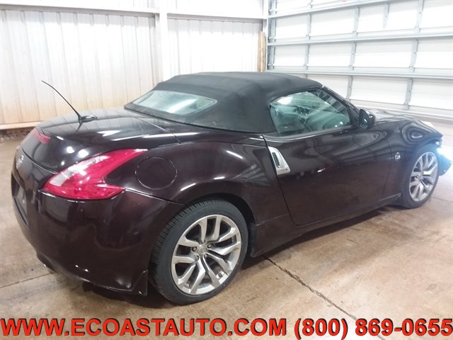 Used 2010 Nissan 370Z Touring image 2