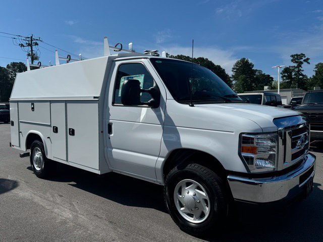 New 2025 Ford E-350 and Econoline 350 Super Duty w/ Power Equipment Group RWD image 7