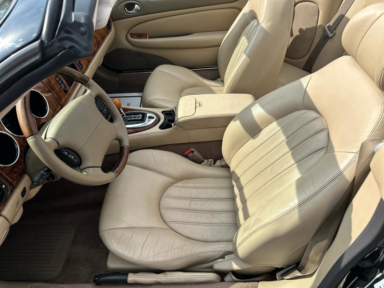 Used 2004 Jaguar XK8 Convertible image 9