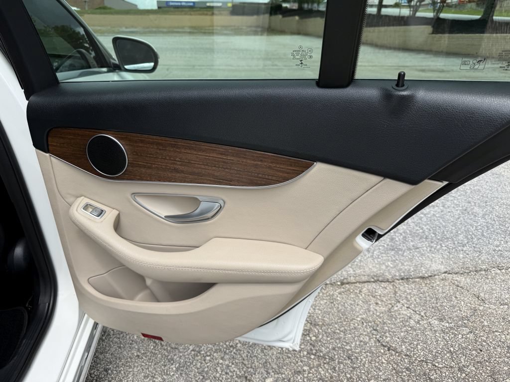 Used 2019 Mercedes-Benz C 300 Sedan w/ Premium Package image 26