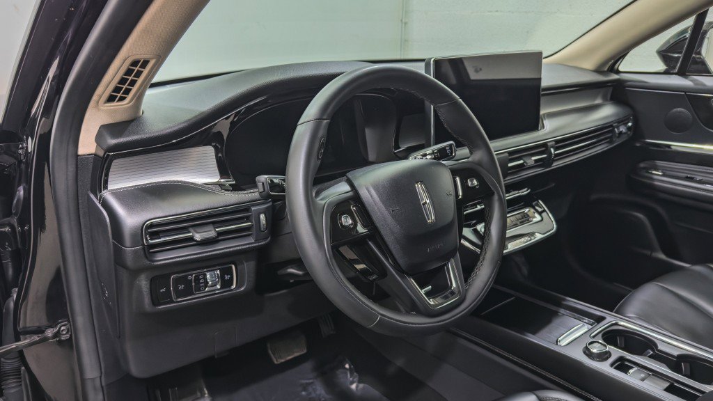 Used 2024 Lincoln Corsair AWD image 15
