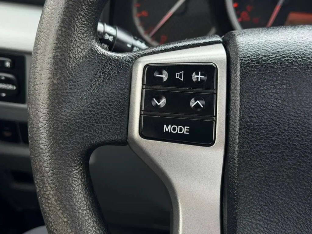 Used 2013 Toyota 4Runner SR5 w/ Convenience Pkg image 13